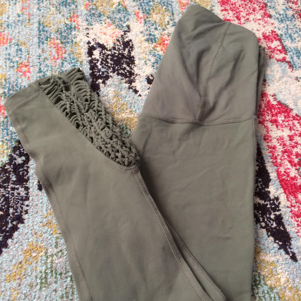 Ingrid & Isabel Maternity Workout Leggings